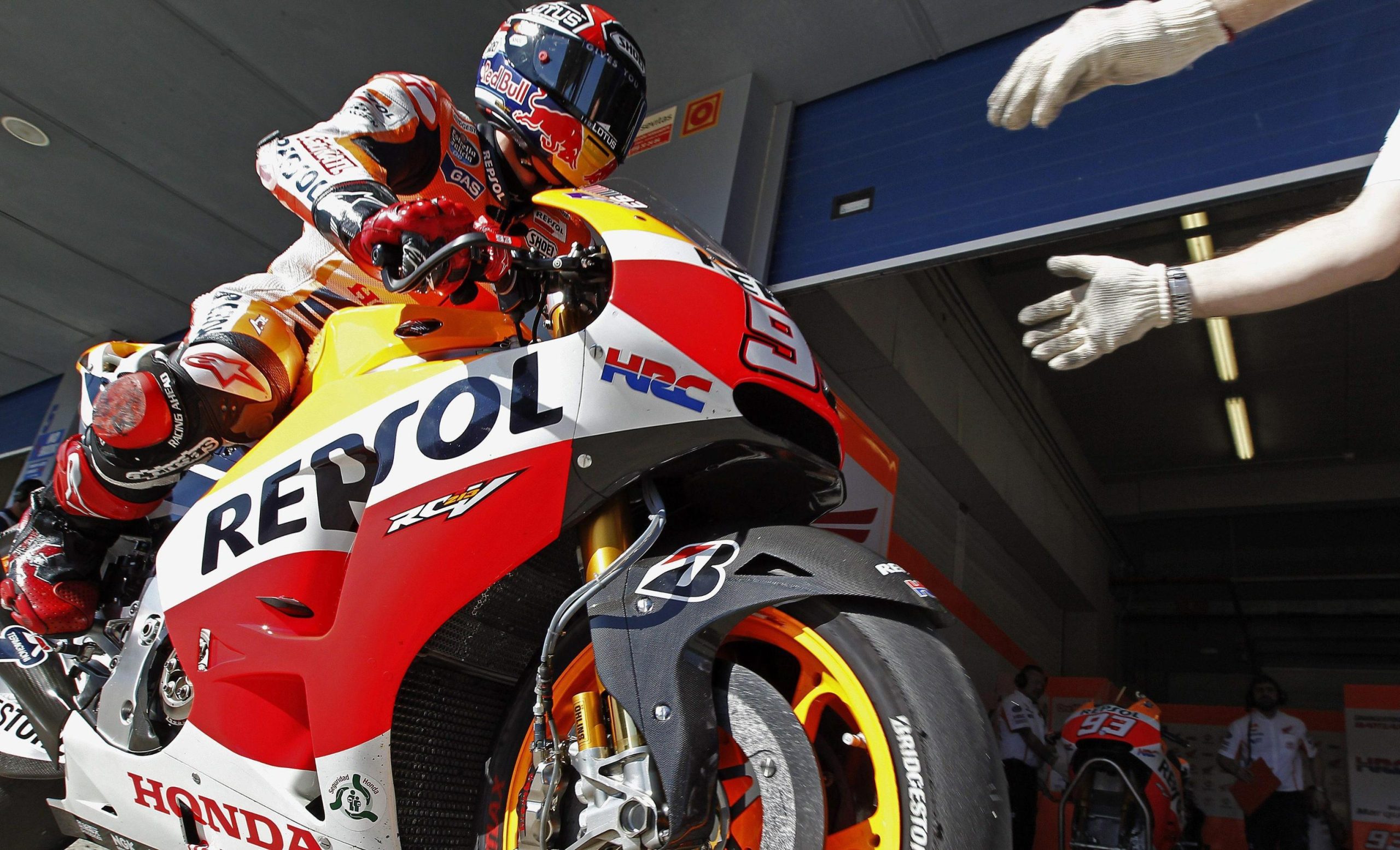 MotoGp. Gp Spagna: poker Marquez, Rossi secondo