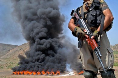 Droga al rogo in Pakistan e altre foto del giorno, 26.06.2014