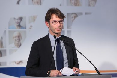 Sel: ‘O la svolta o l’estinzione’