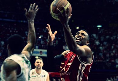 Siena espugna Milano ed è a una vittoria dallo scudetto