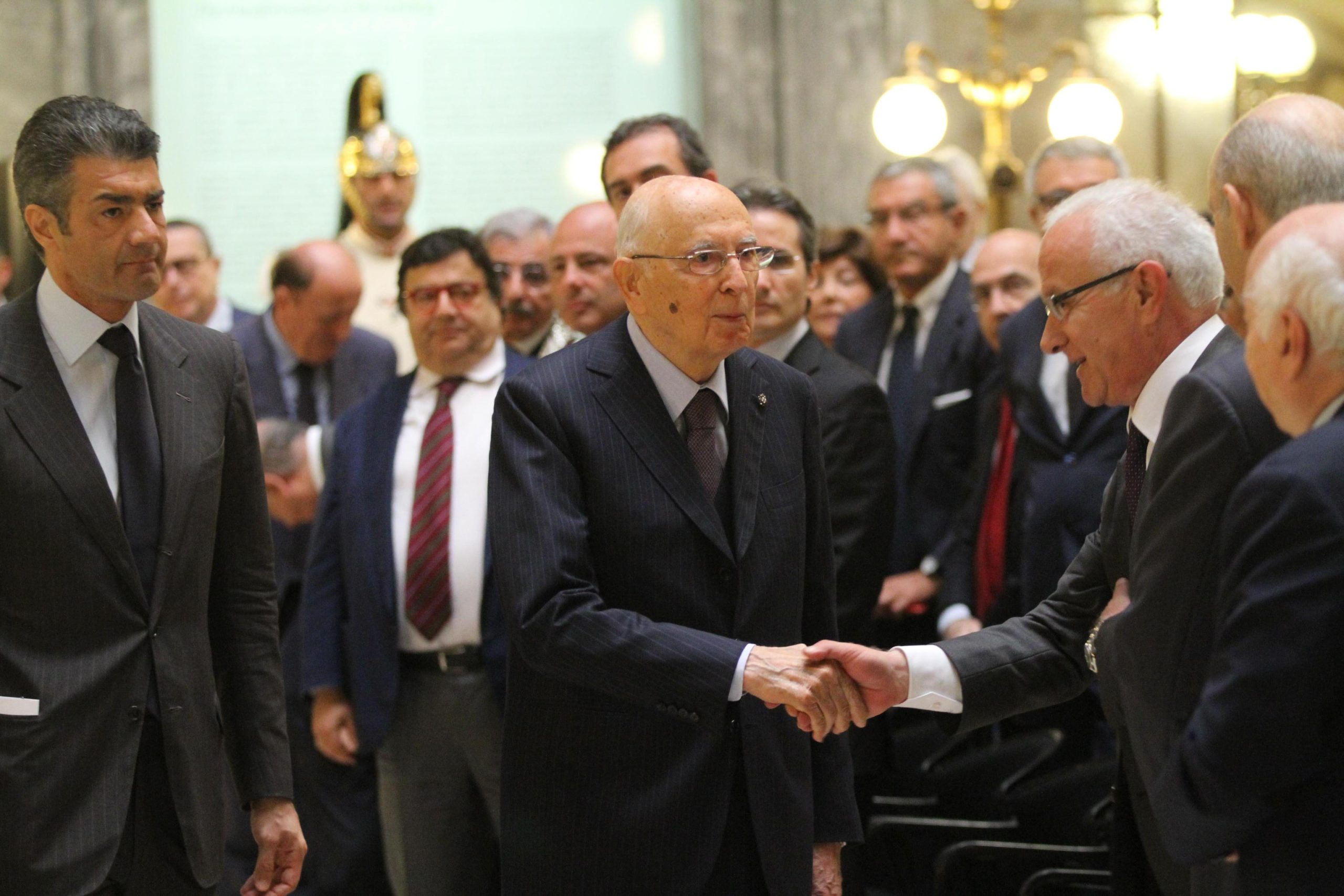 Incontri e ricatti sulle riforme