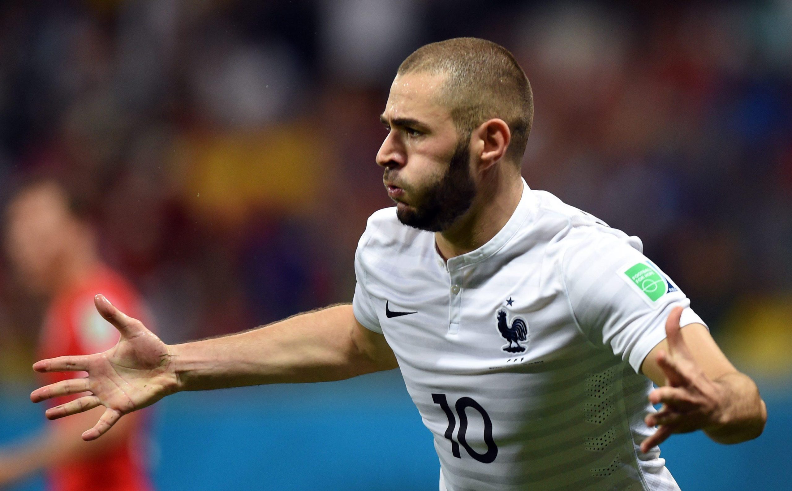La Francia vola sulle ali di Benzema (e non solo)
