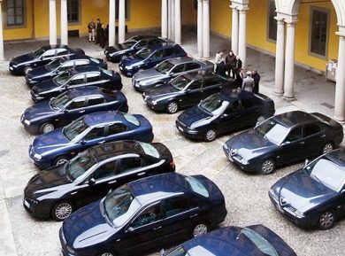 Il flop dell’asta sulle auto blu su ebay