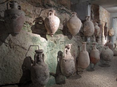 Discoverning Italian pottery tradition