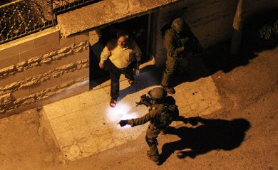 L’arresto di Aziz Duwaik e altre foto del giorno, 17.06.2014