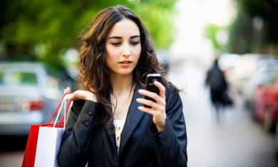 Cinque modi per utilizzare lo smartphone all’estero senza spendere follie