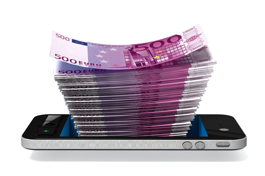 Gli italiani e il cellulare: ogni famiglia spende 607 euro all’anno Gli italiani e il cellulare: ogni famiglia spende 607 euro all’anno