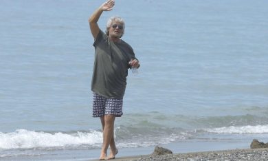 Guarda come dondolano (con Beppe)