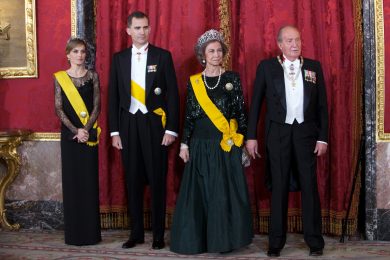 Anche un cameriere e una massaggiatrice tra i figli illegittimi di re Juan Carlos