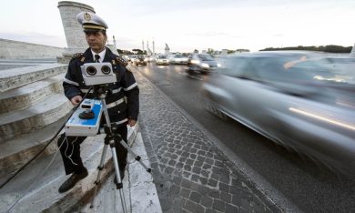 Autovelox: le regole da rispettare e come difendersi