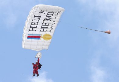 Come nel D-Day, il reduce 89enne in paracadute sulla Normandia