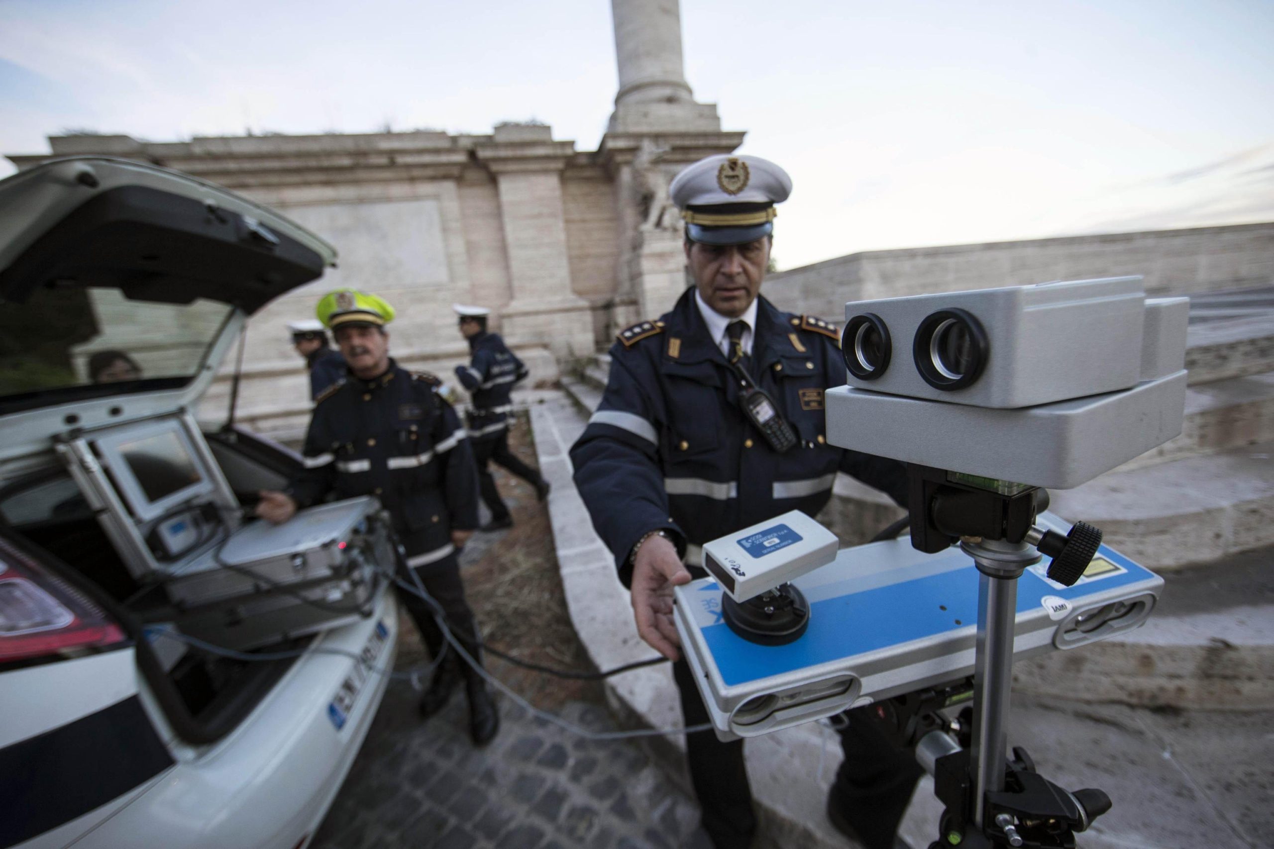 Multe e autovelox a Roma: chi ci guadagna?