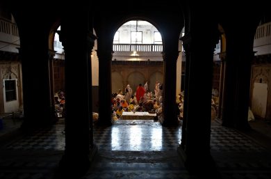 L’India in imbarazzo per il guru “congelato”