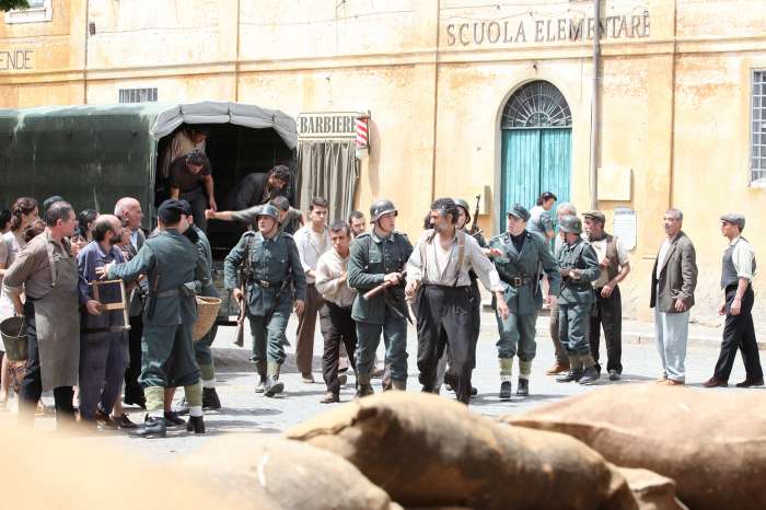 A testa alta, i martiri di Fiesole, su Rai1
