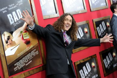 Fa la parodia di “Happy” e va al primo posto in America: il caso Weird Al Yankovic