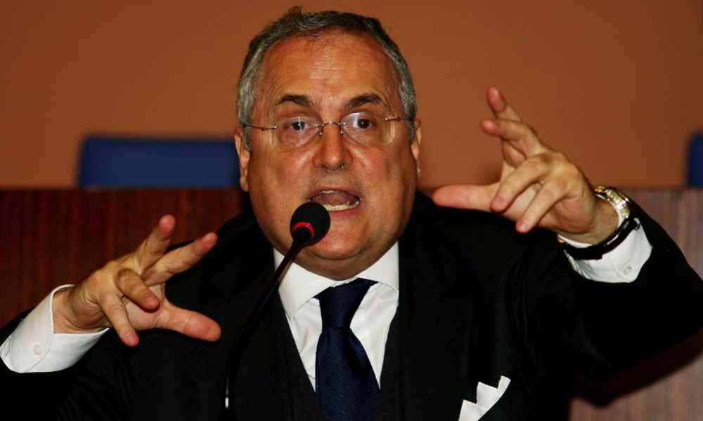 A chi darò un bel calcio