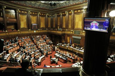 Senato contro la no-stop: “Renzi va cercando l’incidente”