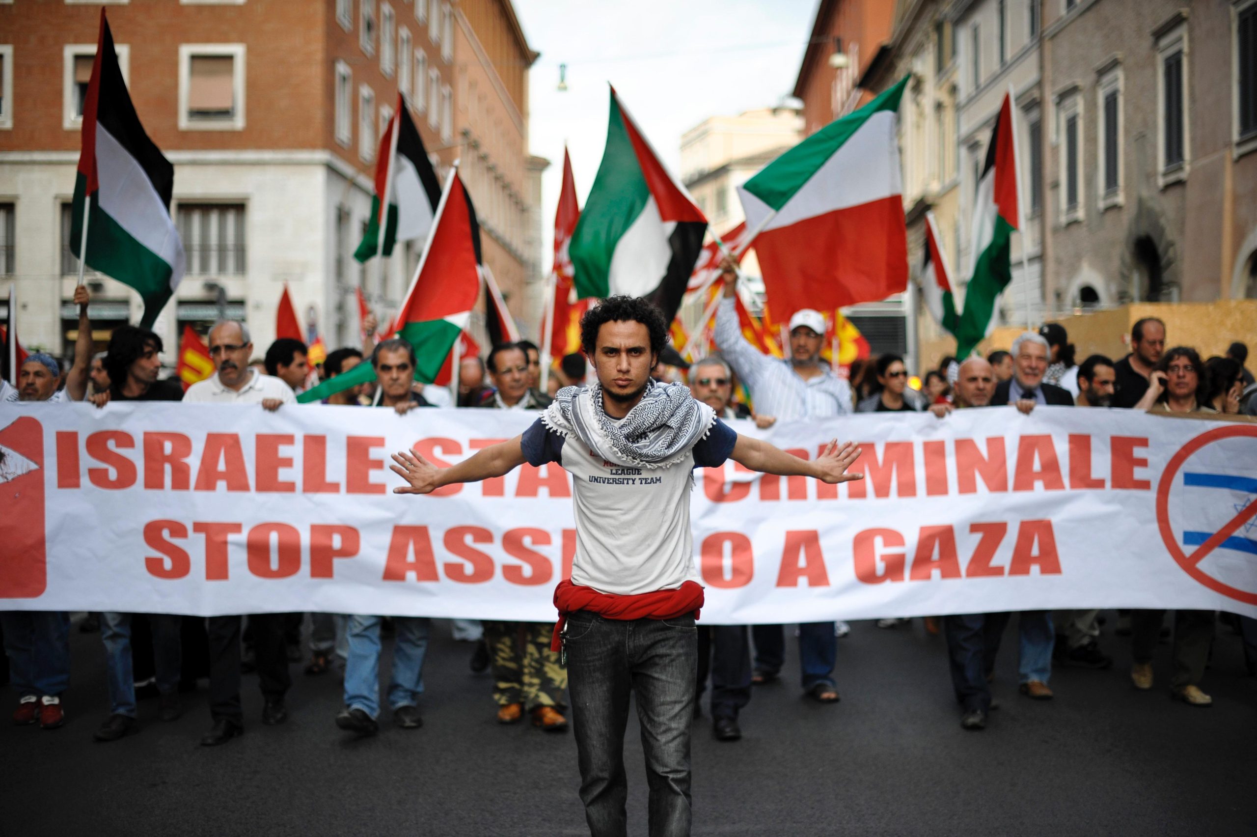 La violenza della guerra e la retorica dei pacifisti