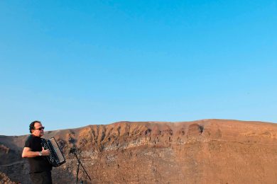 Richard Galliano in concerto sul Vesuvio e altre foto del giorno, 21.07.2014