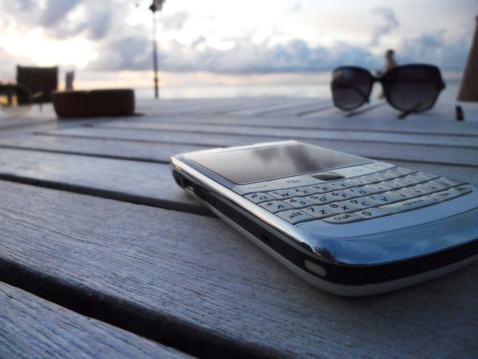 Cellulari e vacanze: 10 consigli per risparmiare Cellulari e vacanze: 10 consigli per risparmiare