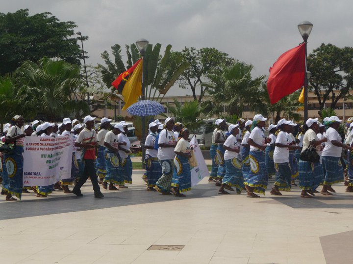 Ketty Tirzi, espulsa dall’Angola e abbandonata dall’Ue Ketty Tirzi, espulsa dall’Angola e abbandonata dall’Ue