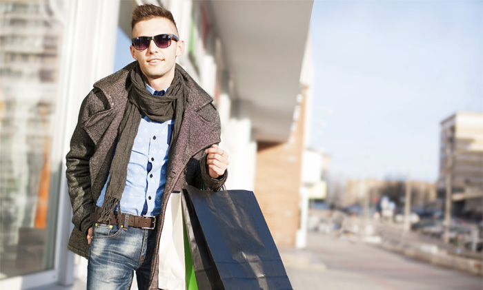 Shopping: gli uomini mentono di più