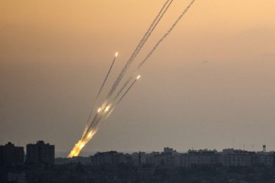 Il dilemma di Israele: a Gaza è meglio fermarsi?