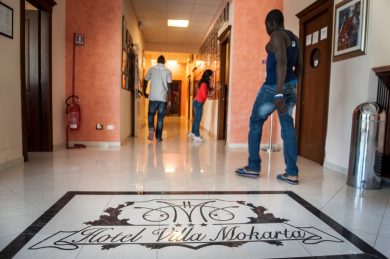 Affare nostrum, il business degli immigrati