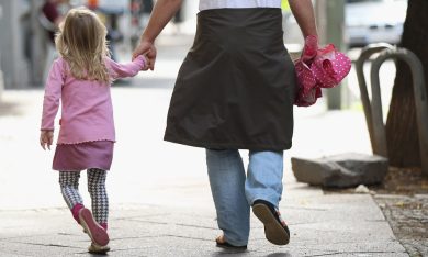 Figlia suicida, genitori accusati: è giusto?