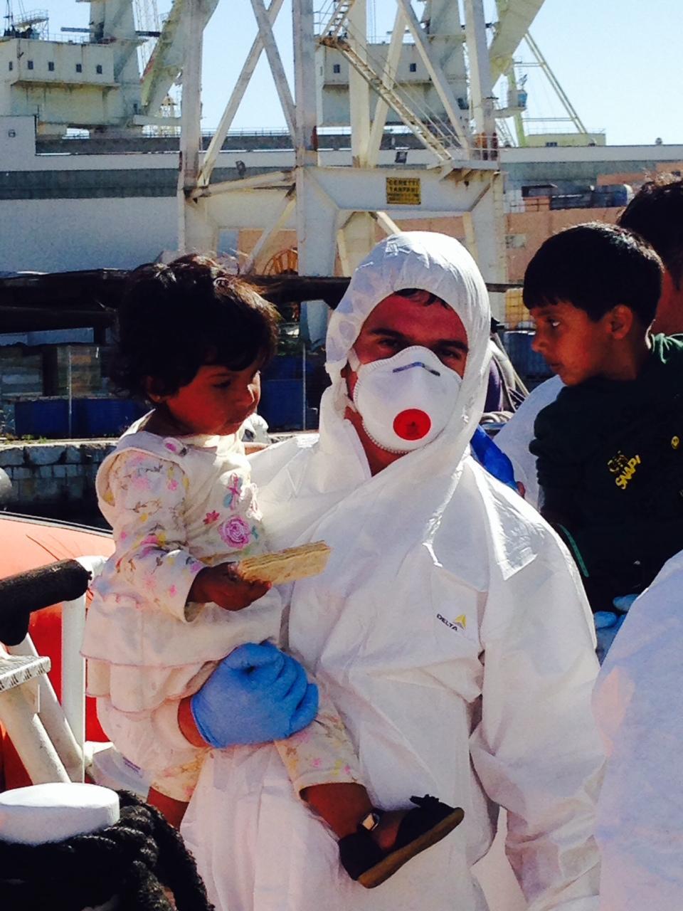 Minori ricattati e violentati. L’altra faccia del viaggio della speranza