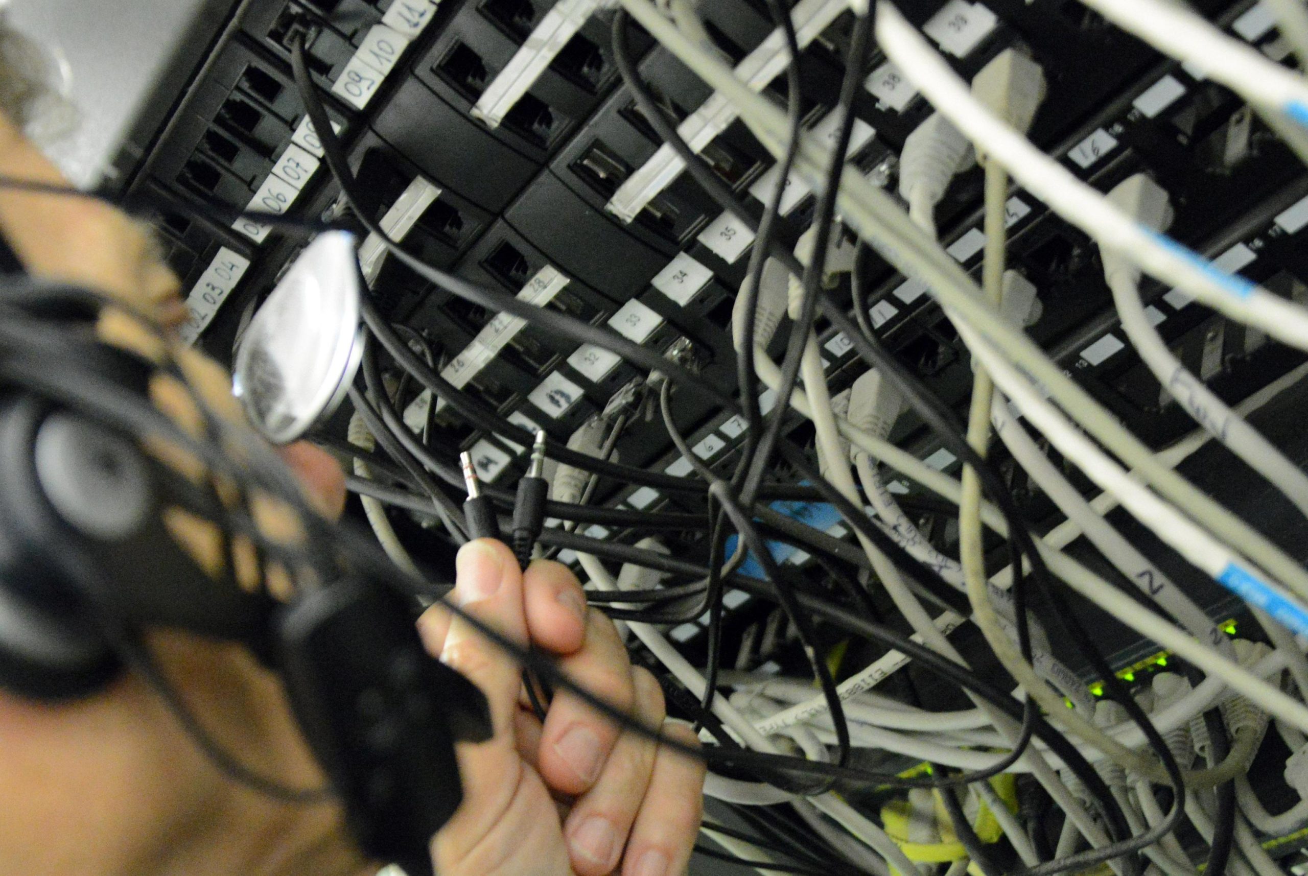 Intercettazioni: un saggio denuncia tutti gli abusi Intercettazioni: un saggio denuncia tutti gli abusi