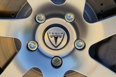 Tesla, un modello di business vincente per le auto elettriche