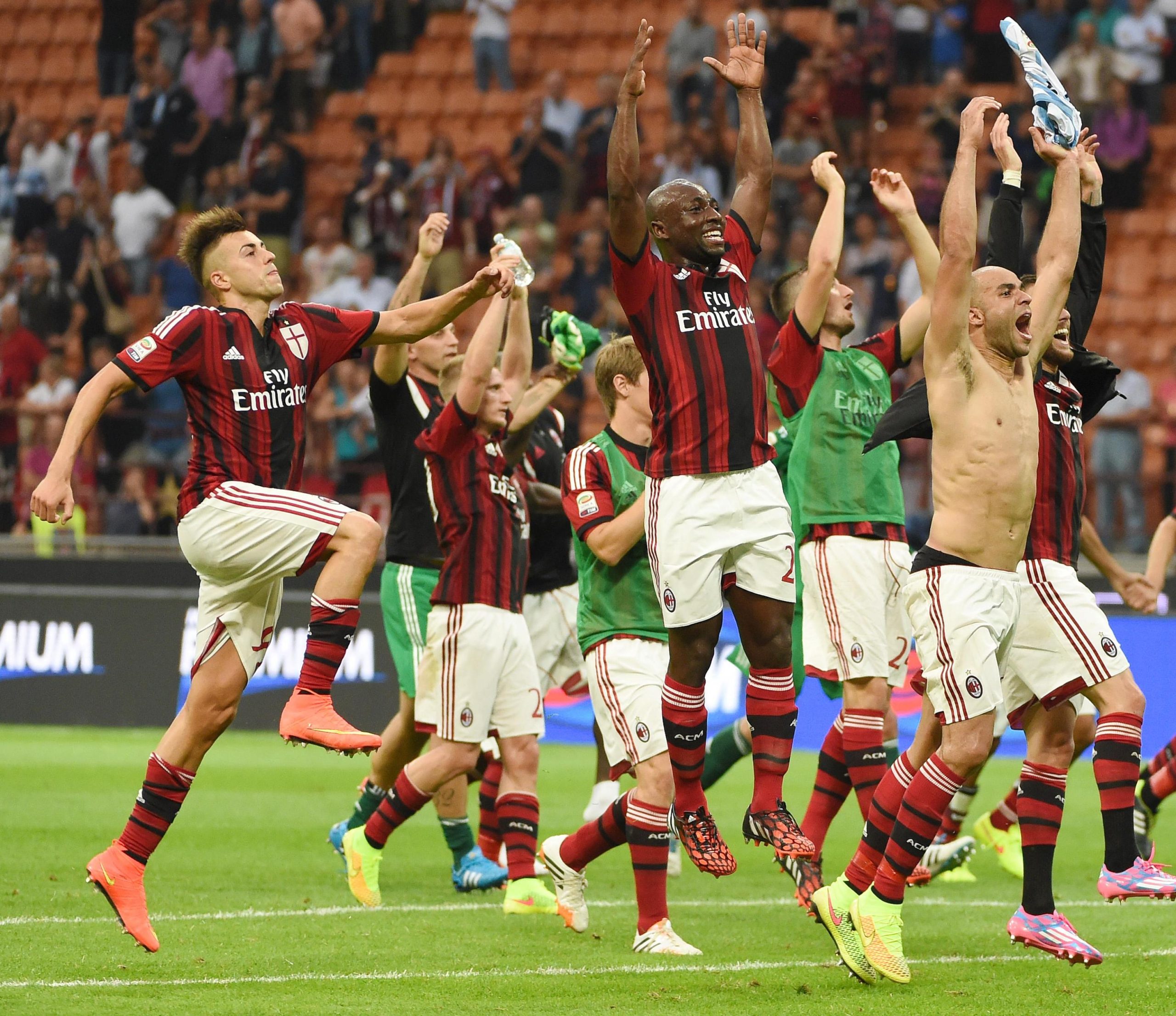 Milan, allarme tifosi: mai così pochi abbonamenti Milan, allarme tifosi: mai così pochi abbonamenti