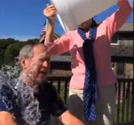 Ice bucket challenge: da grandi poteri derivano grandi responsabilità