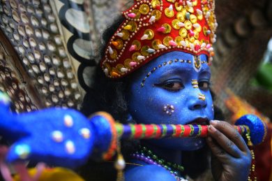 Bangladesh: i bimbi-divinità al festival di Janmashtami