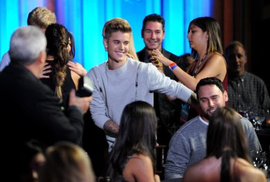 Justin Bieber: rehab per controllare la rabbia e 50.000 dollari in beneficenza