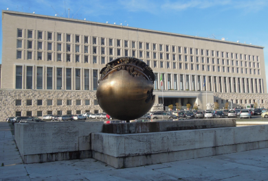 Le spese “pazze” della Farnesina