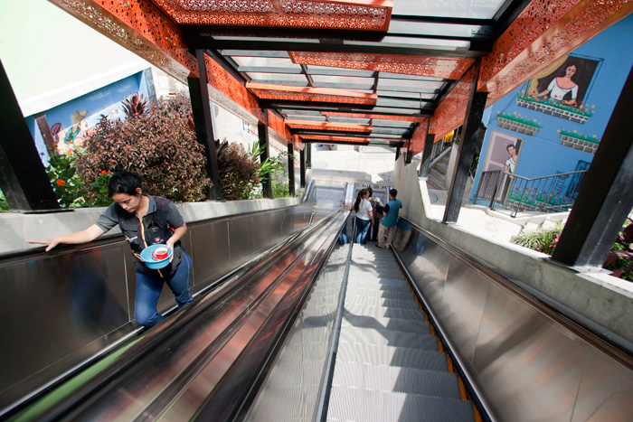 Le scale mobili più pazze del pianeta