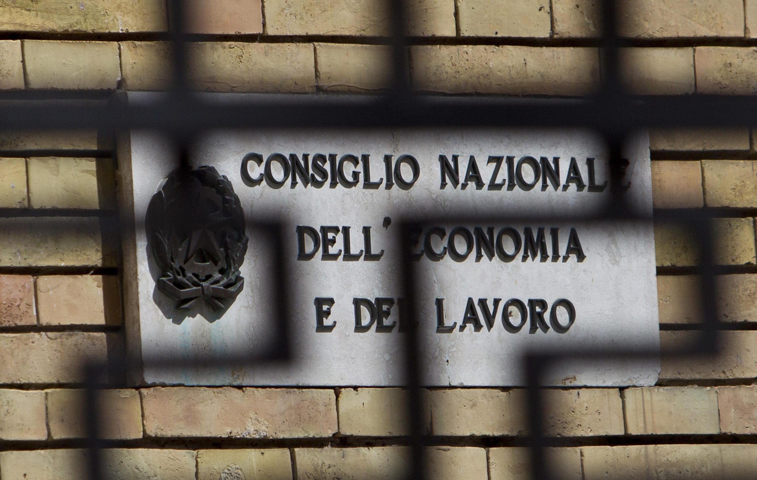 Cnel abolito: la storia di un ente Cnel abolito: la storia di un ente