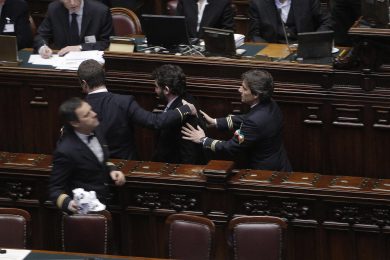 Ecco quanto guadagna il commesso alla Camera