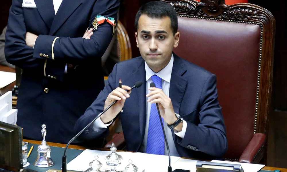 Di Maio: “Renzi scenda a patti con noi. E rompa con Berlusconi”
