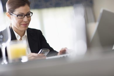 Come usare la connessione Wi-Fi dell’hotel su più dispositivi pagando una volta sola