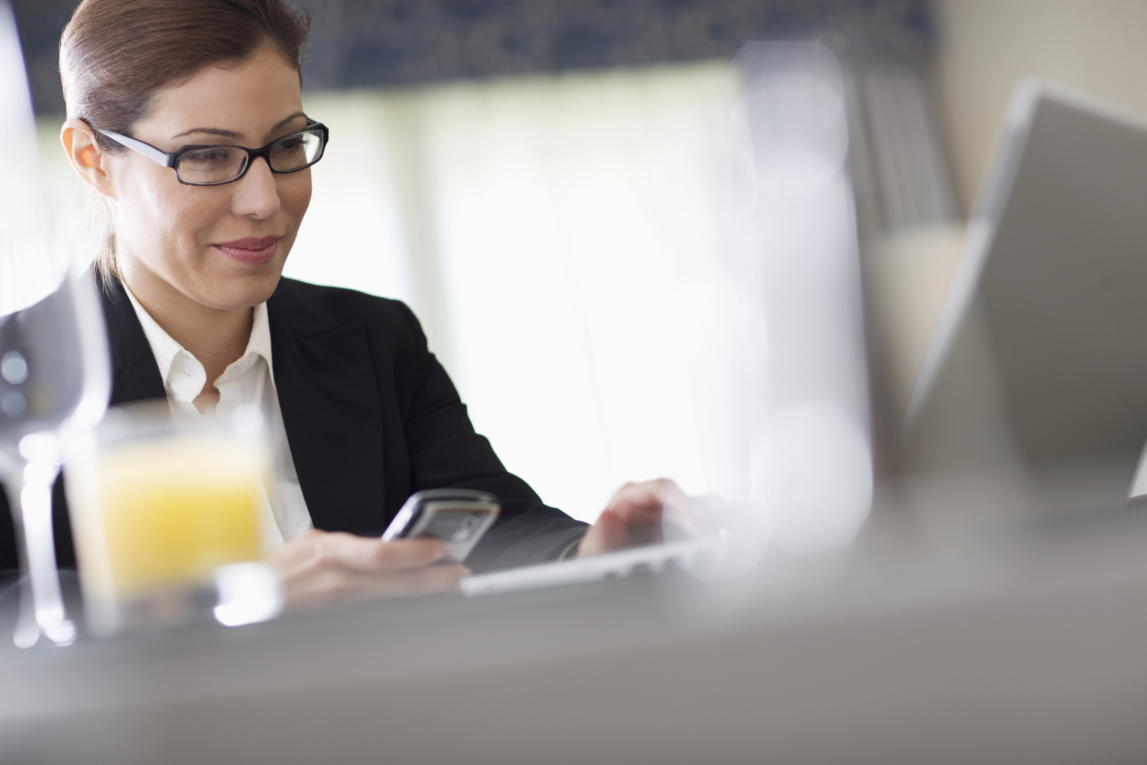 Come usare la connessione Wi-Fi dell’hotel su più dispositivi pagando una volta sola