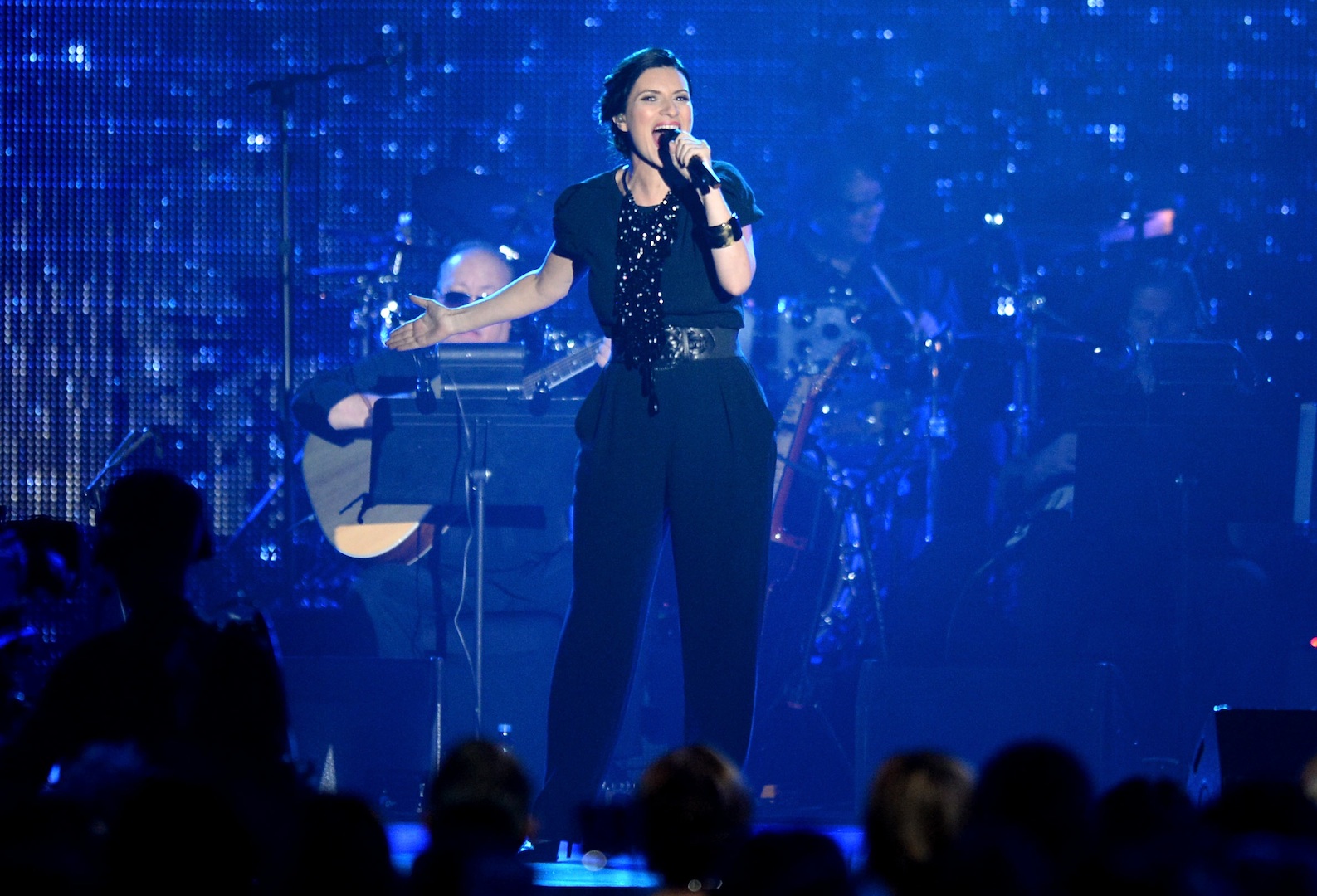 Laura Pausini: “Sì, ce l’ho come tutte, ma ora parliamo di cose serie” Laura Pausini: “Sì, ce l’ho come tutte, ma ora parliamo di cose serie”