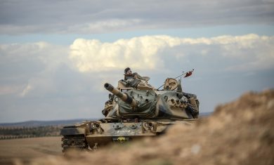 Siria, perché la Turchia ha schierato i tank al confine