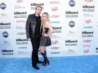 Secondo divorzio per Avril Lavigne Secondo divorzio per Avril Lavigne