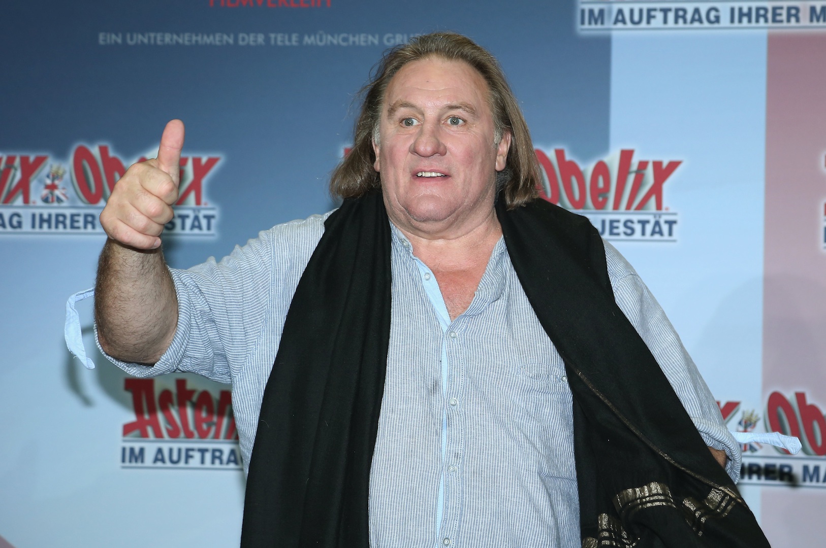 Gerard Depardieu: champagne a colazione