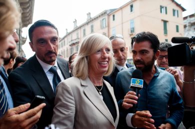 Il ministro Giannini: “Basta con gli aumenti a pioggia per tutti”