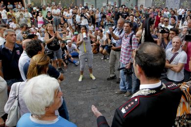 Colonnello, si rimetta il cappello