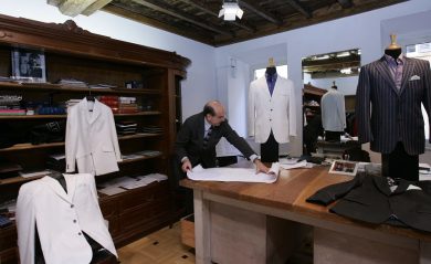 Italian tailor Luca Rubinacci explaining the secrets of fashion and style